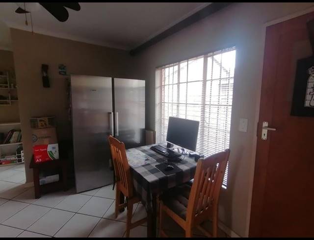 2 BEDROOM TOWNHOUSE FOR SALE IN ELDORAIGNE